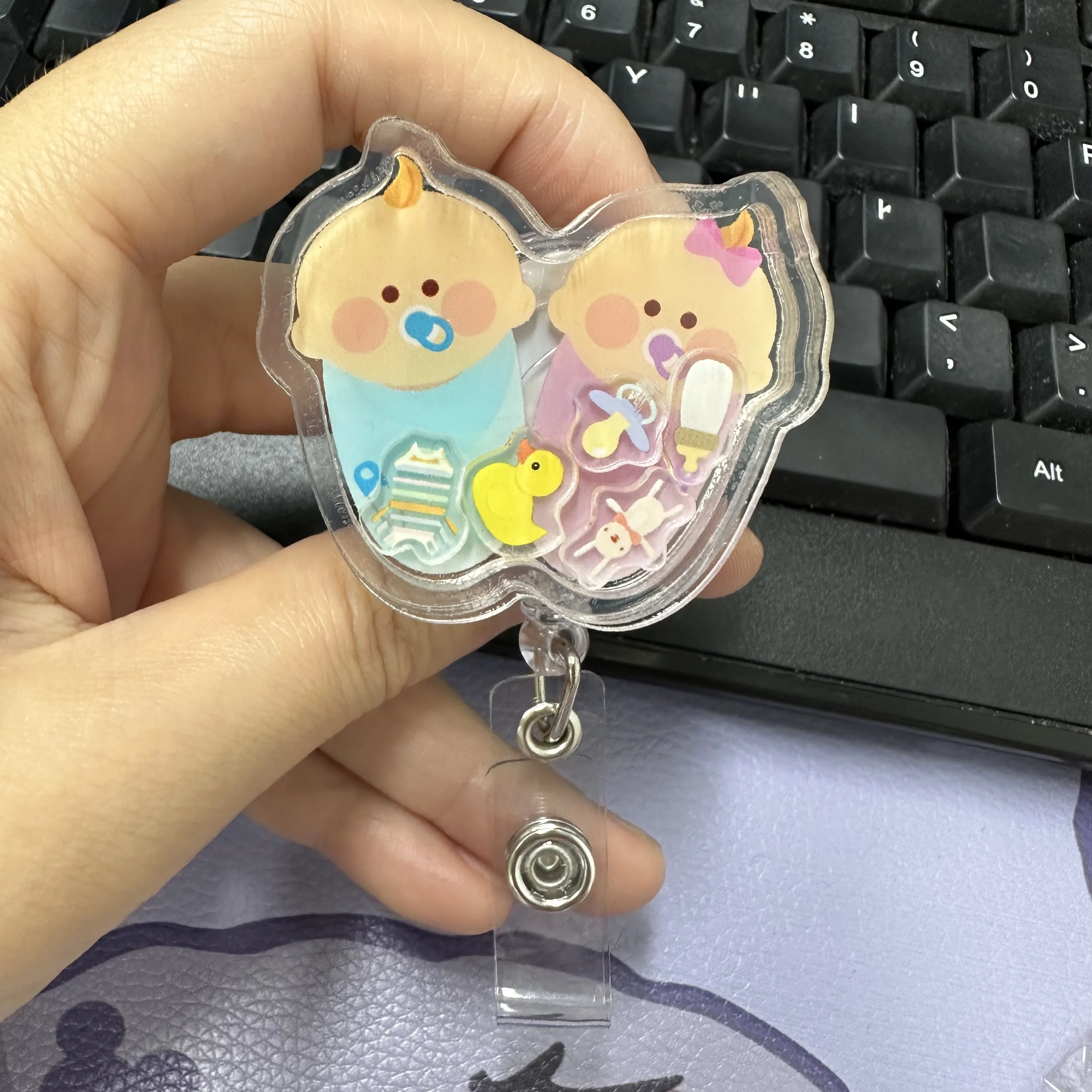 Wholesale custom design nurse accessories retractable acrylic shaker ID name badge reel holder with alligator clip