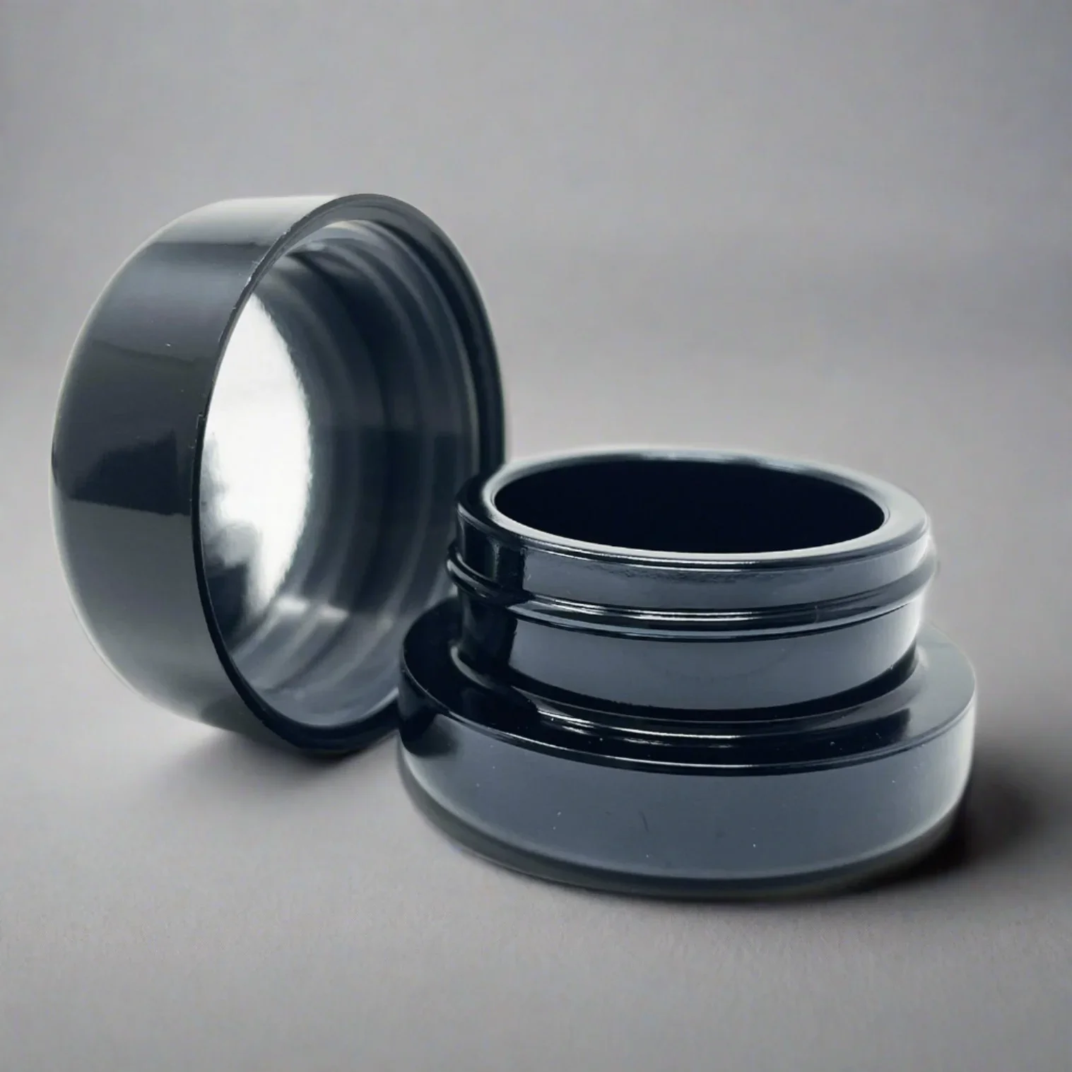 5ML  7ml 9ml  UV RESISTANT HEAVY BOTTOM CONCENTRATE GLASS JAR WITH CHILD RESISTANT GLOSSY BLACK LIDS