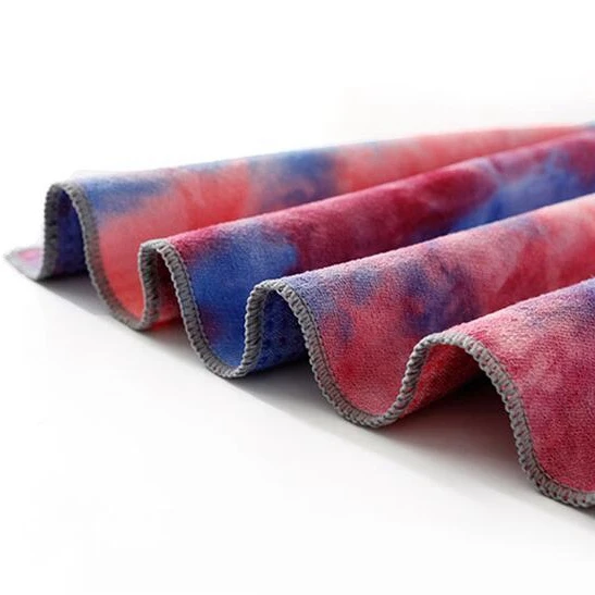Wholesale print microfiber skid less yoga towel and silicone dot yoga mat towel