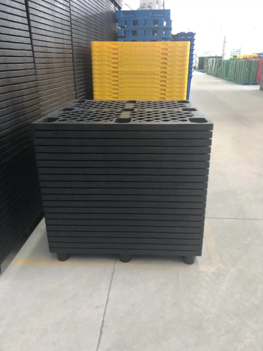 Односторонний пластиковый поддон 1200*1000*140