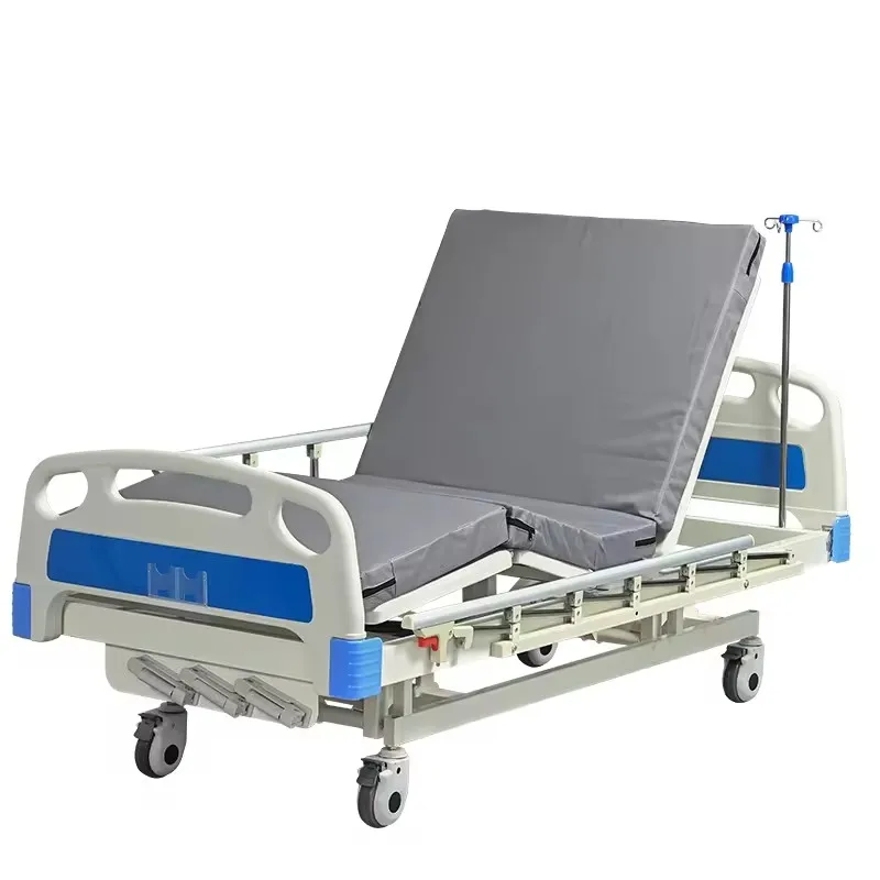 High quality Wholesale Manufacturer Directly Supply 3 Cranks Manual Patient Medical Bed for Hospital with wheels