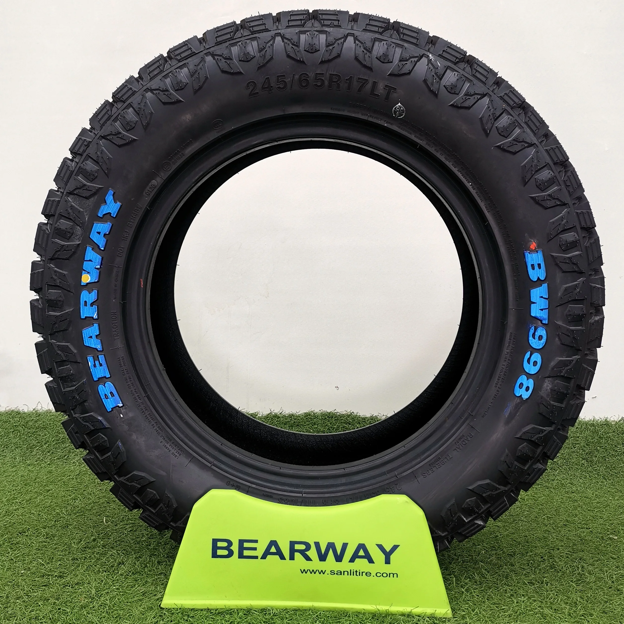 Шина марки BEARWAY 265/65R18LT MT