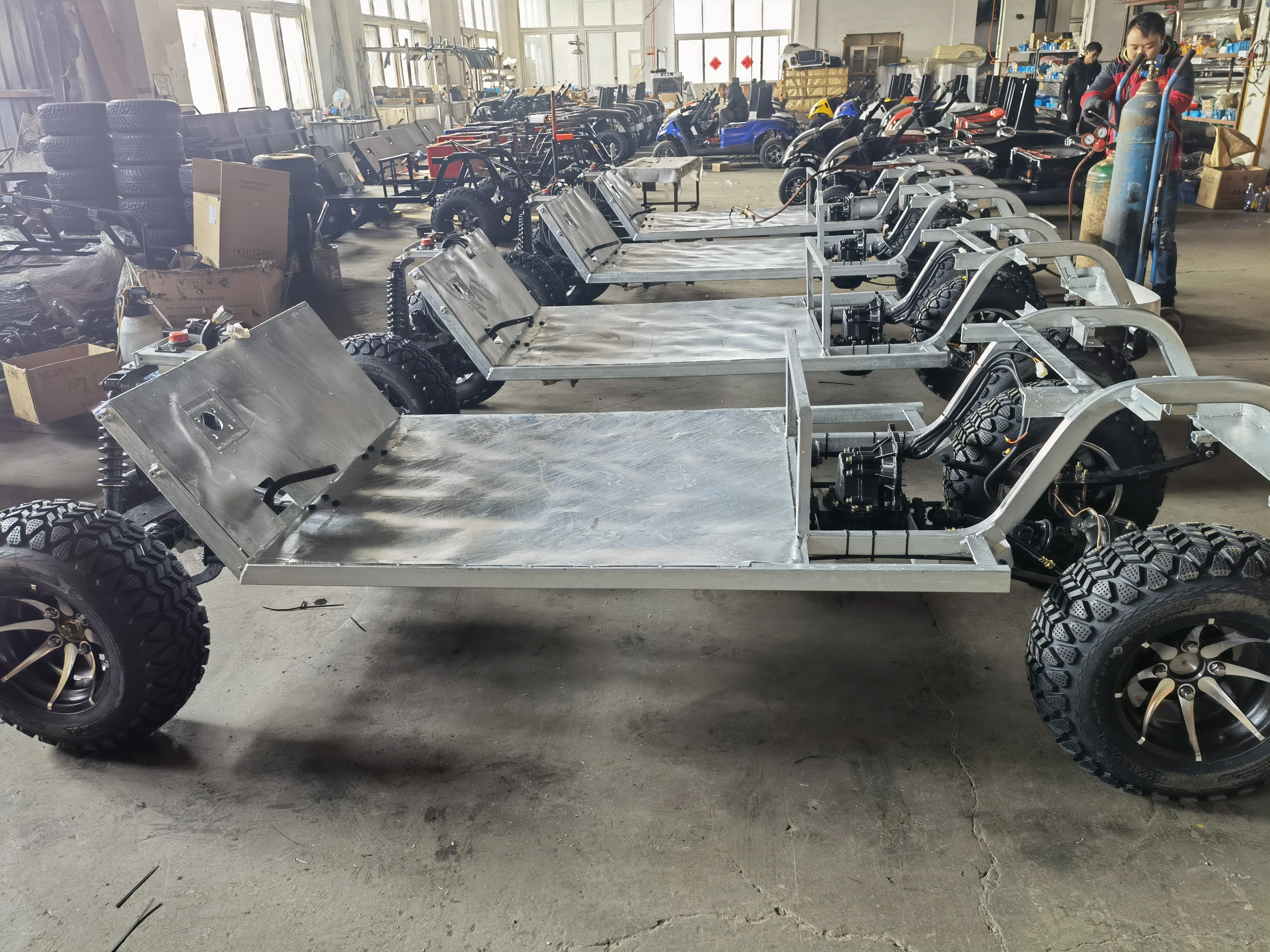 4x4 drive 6 seater gas powered golf cart