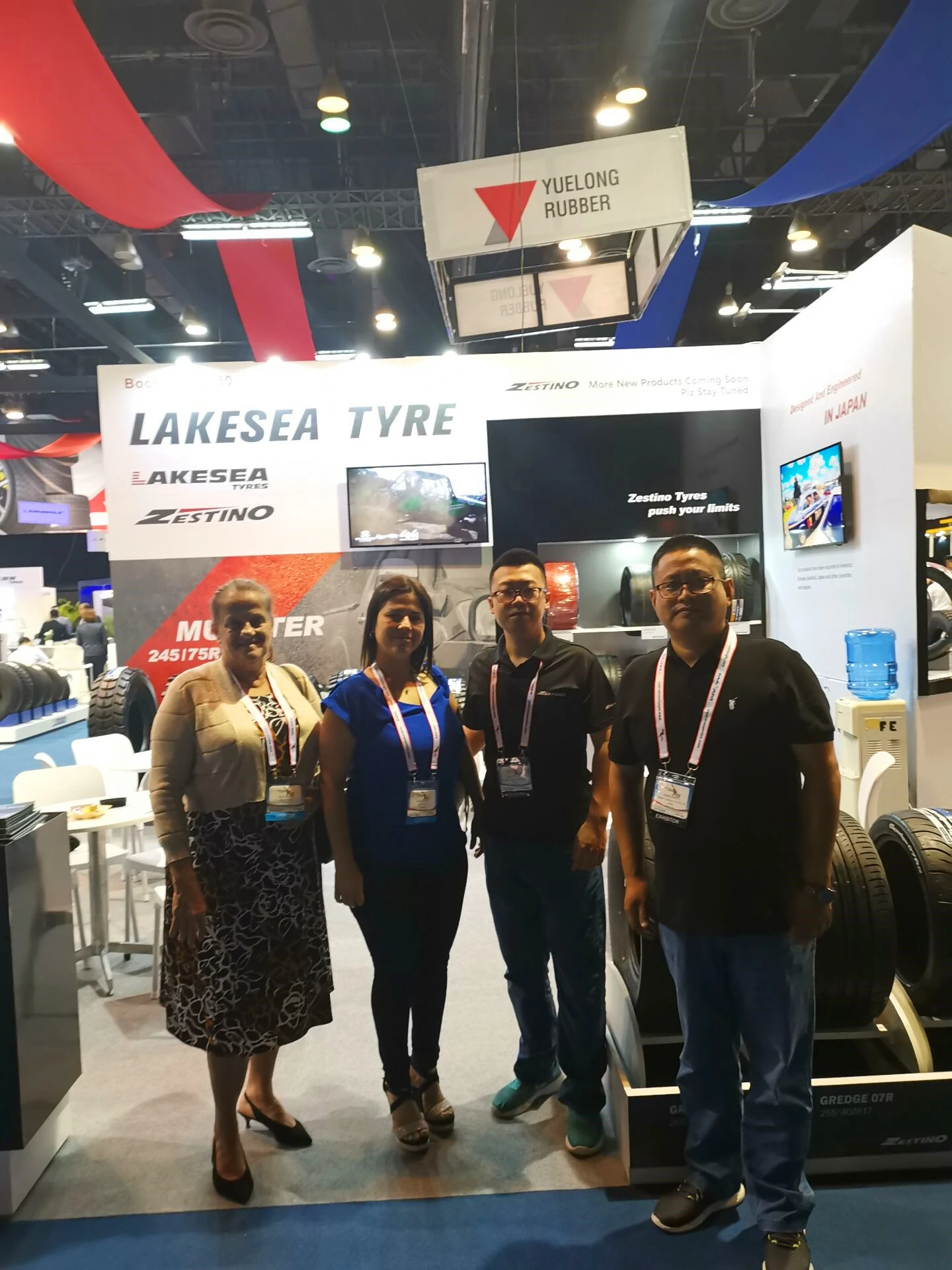 Panama tire show04.jpg