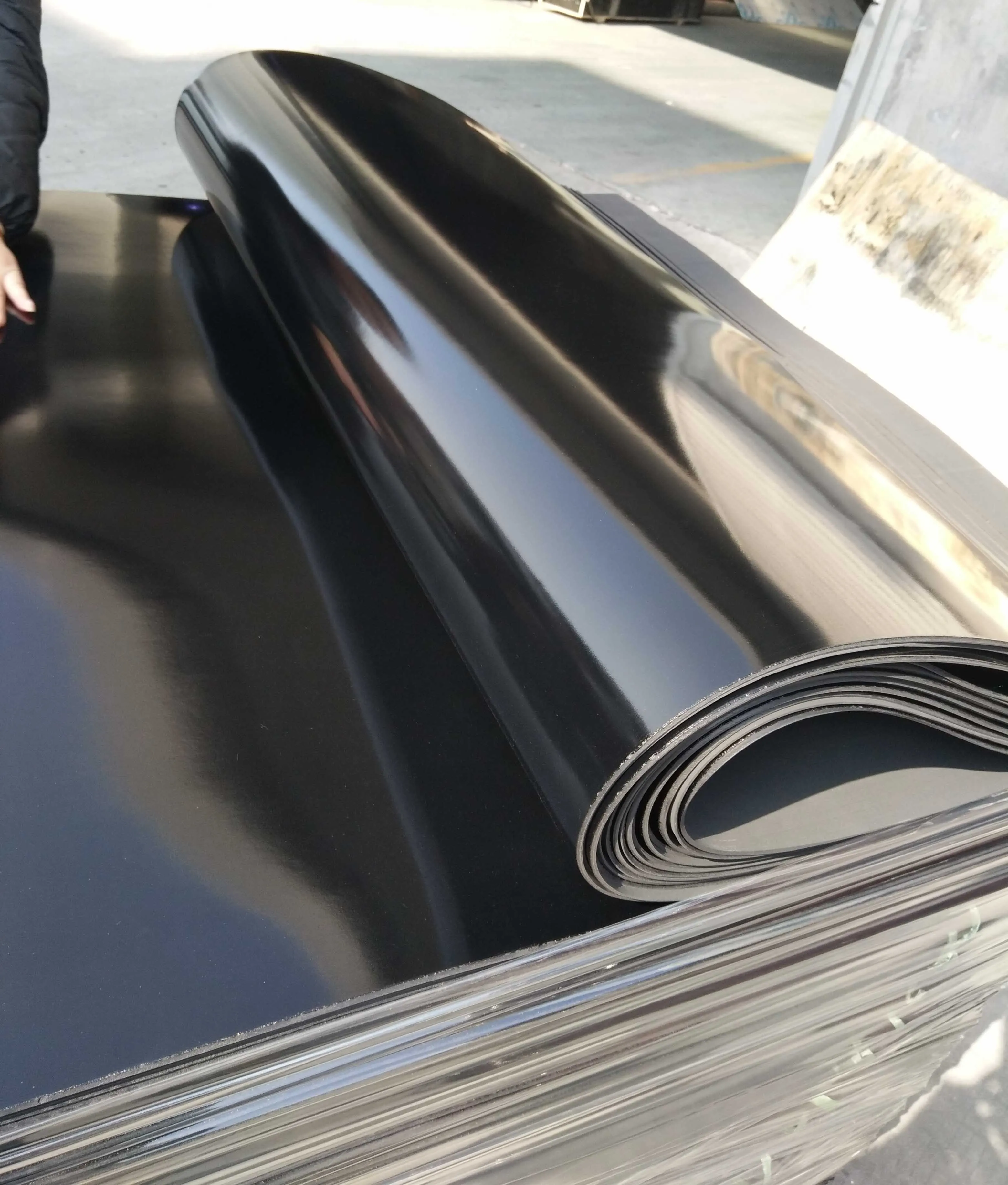 china manufacturer of high quality glossy rubber sheet for sandales
