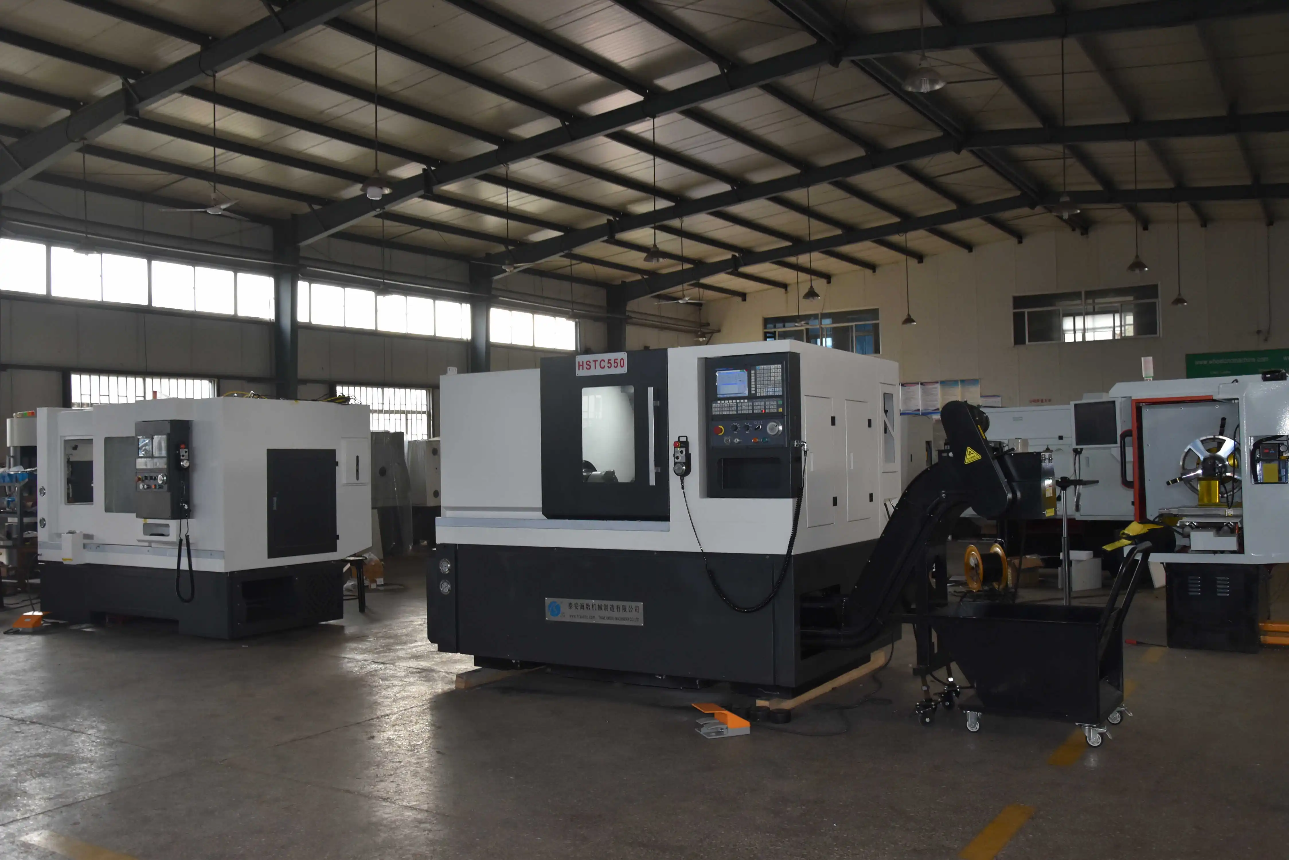 High Precision Metal Machining HSTC550 CNC Lathe Machine Programming Software