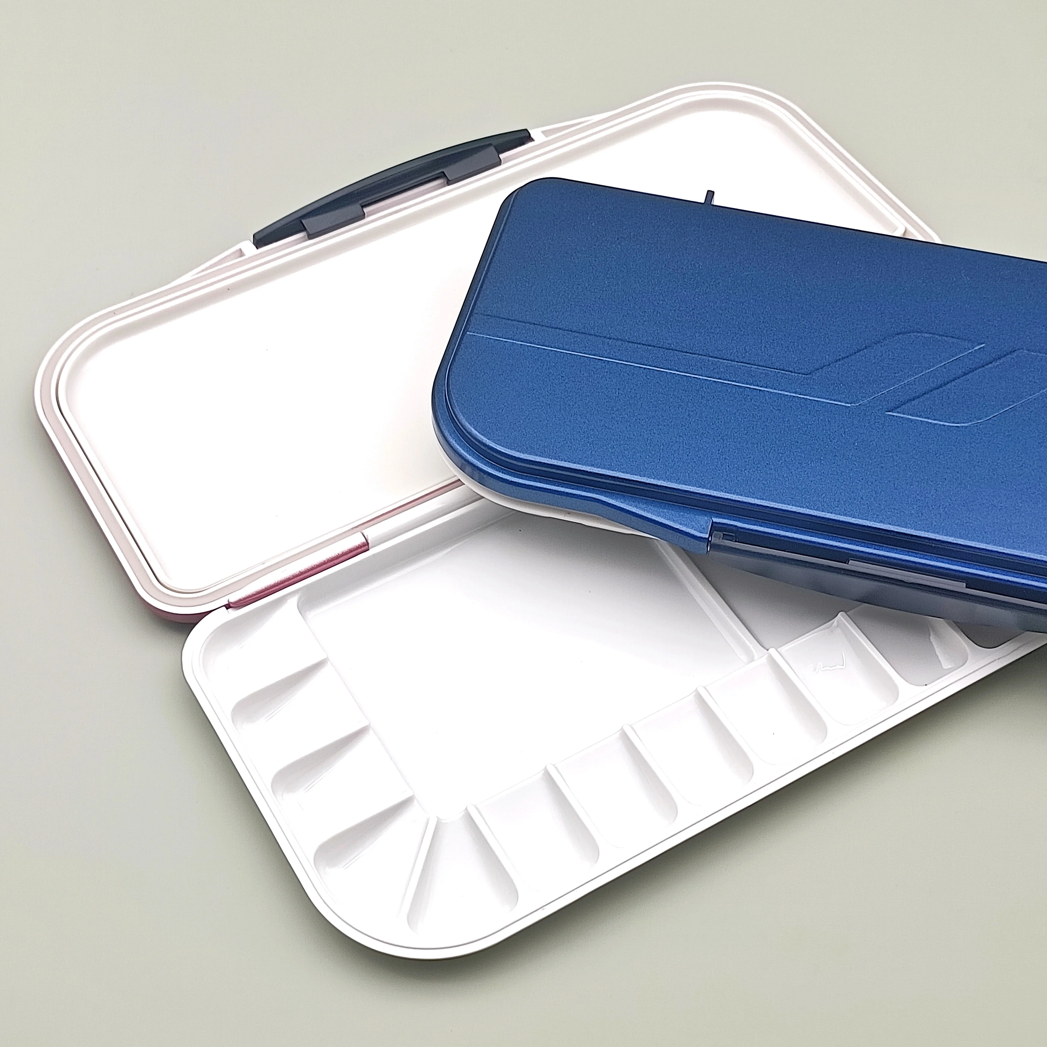 Artecho NEW Portable Nano Pearl Pink/Blue Cover Lock Palette 18 wells Travel Painting Box Tray Kit