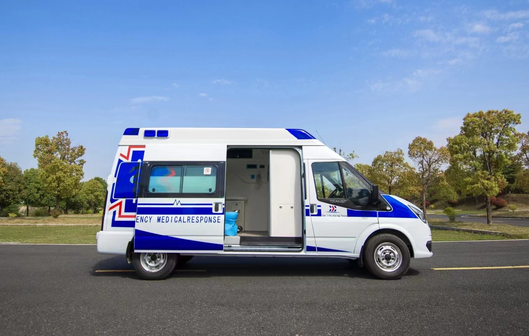 Emergency rescue ambulance with oxygen tank, emergency ambulance for disabled people