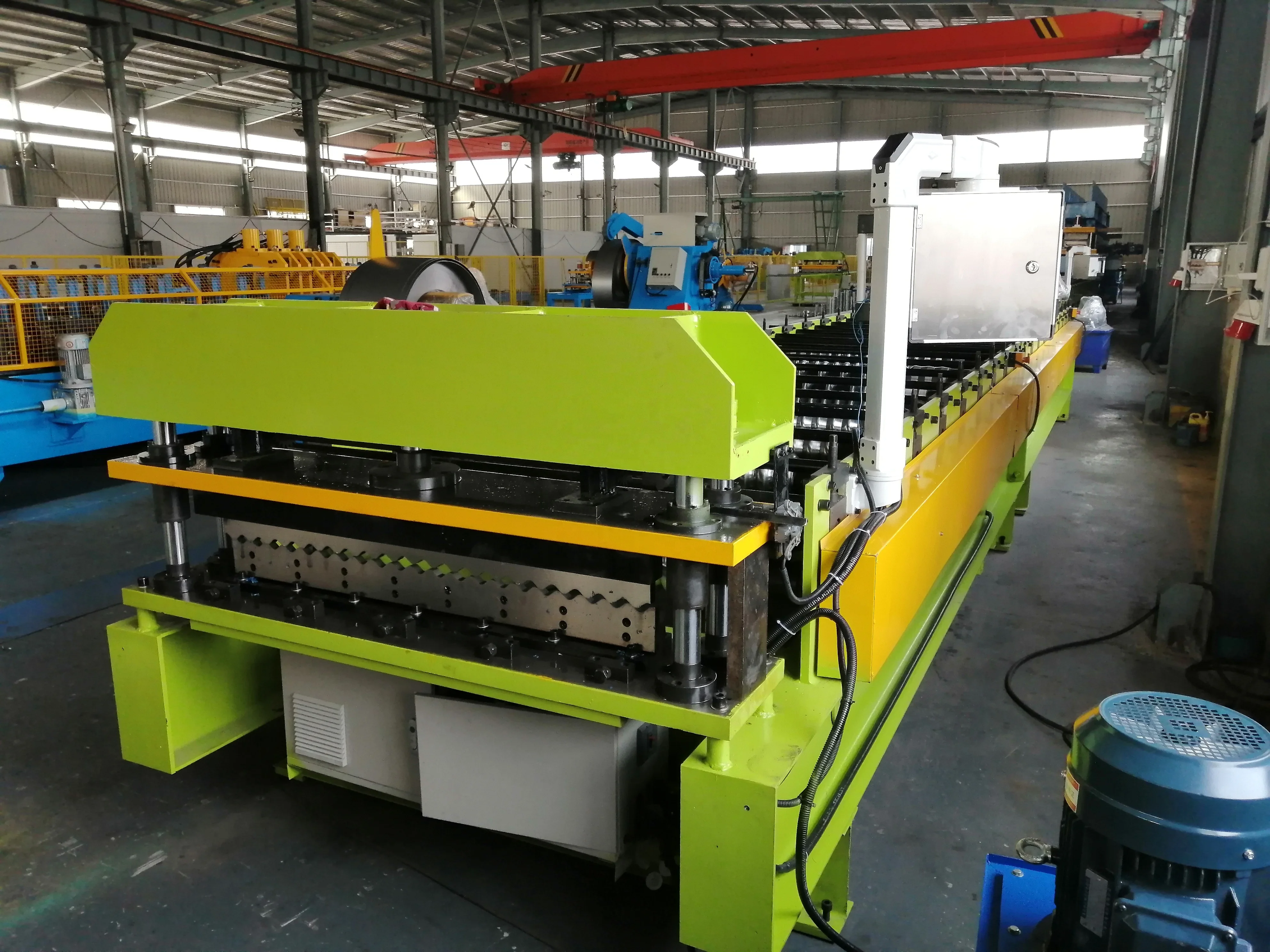 Steel roof panel corrugated roll making machine China supplier