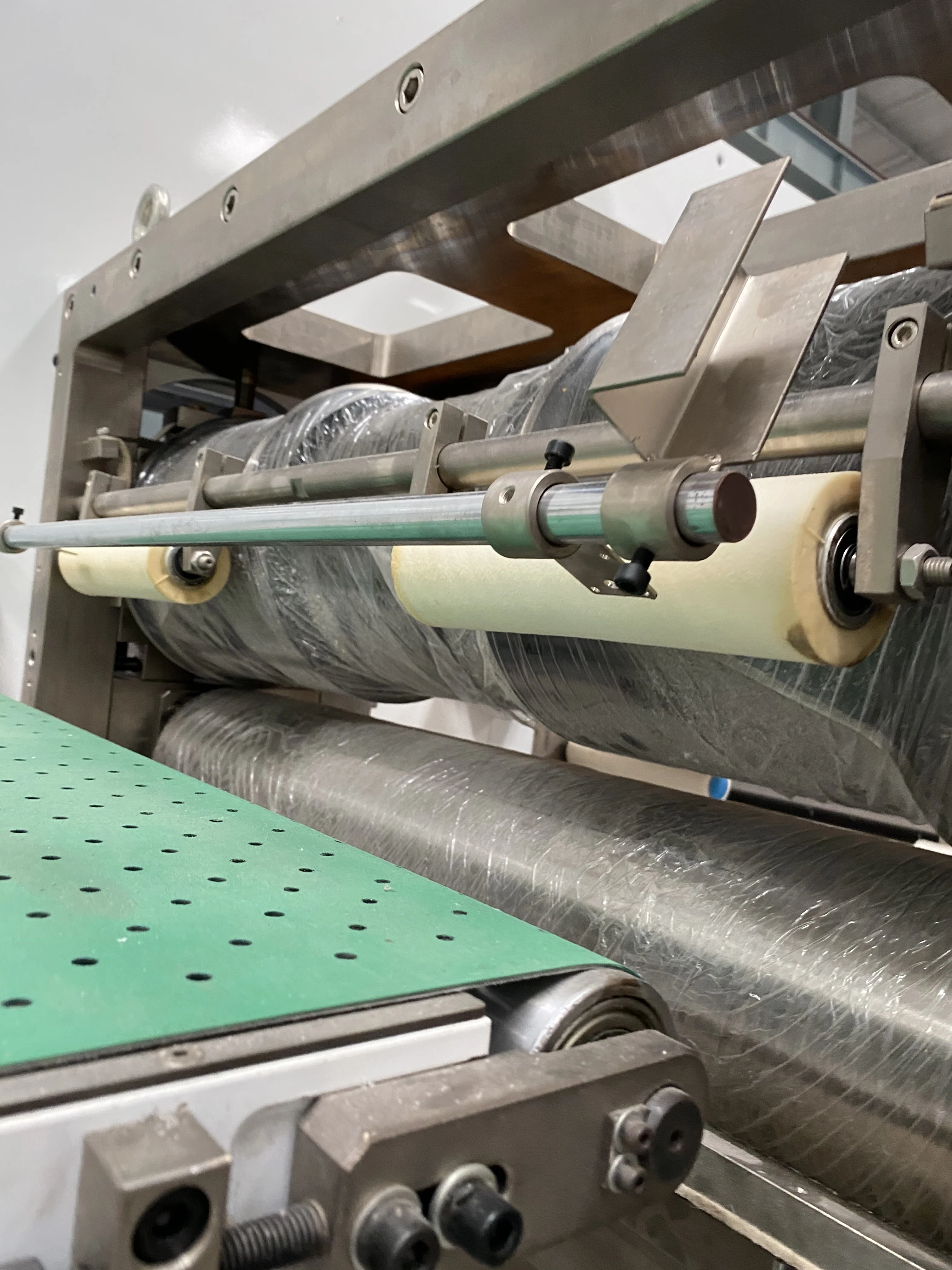 Welldone Full automatic second hand adult diaper machine production line