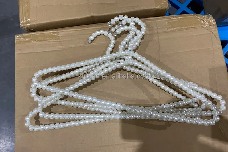 Pearl hanger (2).png