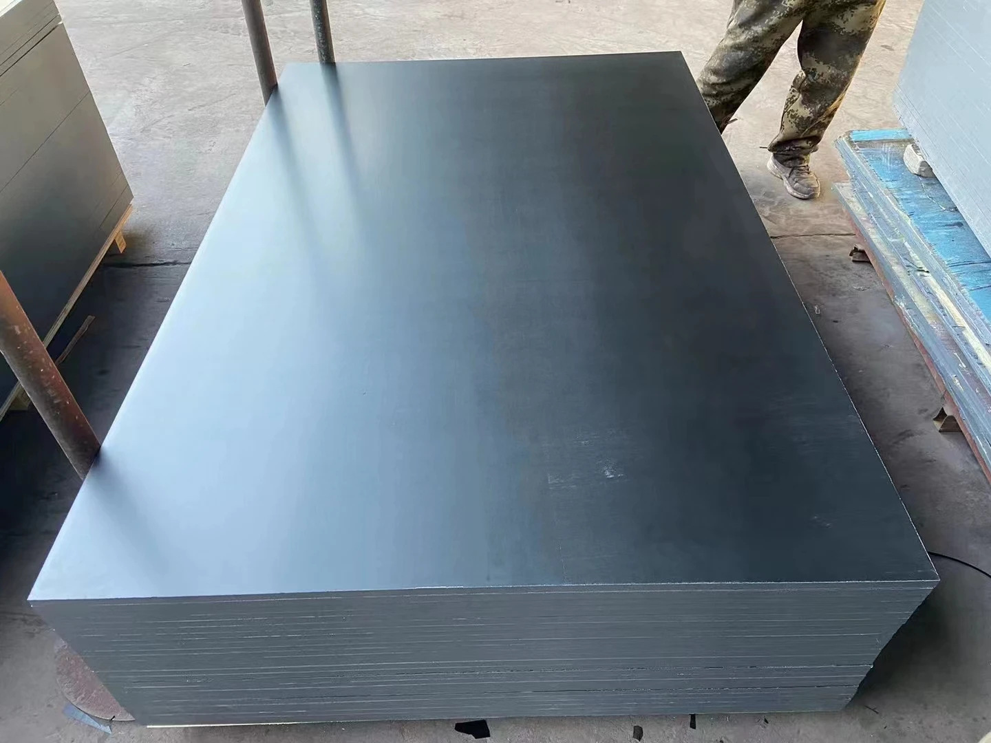 15mm Black Film Faced Plywood 12mm in Concrete Formwork plywood biz standard film faced plywood