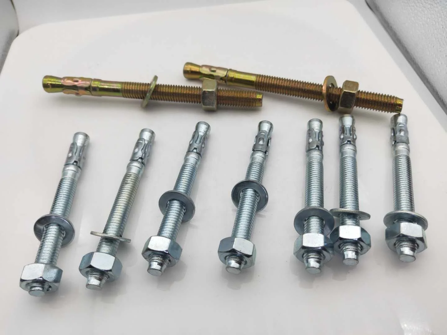 Screw Type Expansion Wedge Anchor Bolts