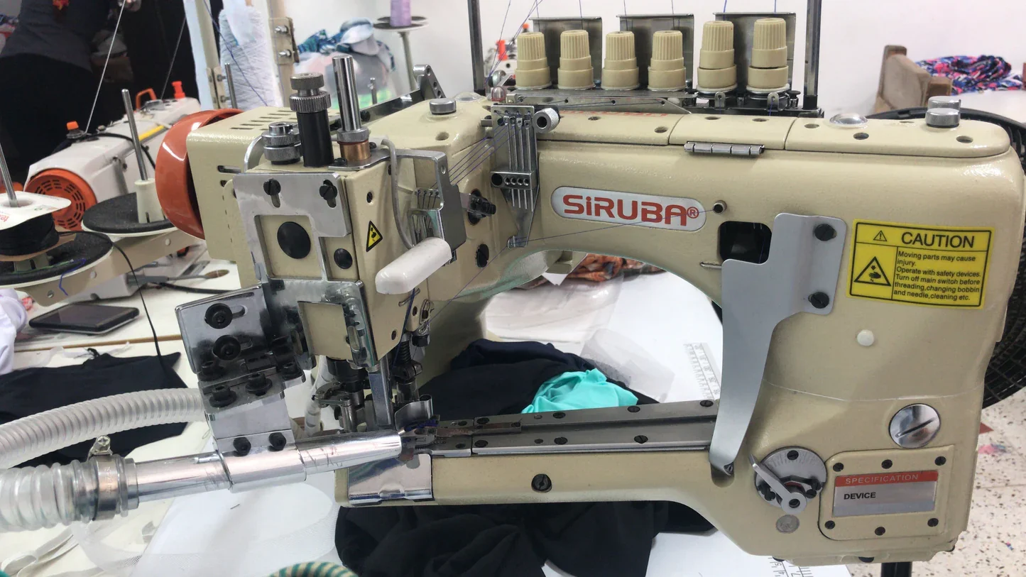 Second-hand Taiwan Siruba D007 lockstitch sewing machine with 4-needle 6-thread feed arm for swimwear, sportswear