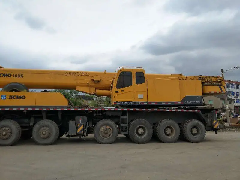 China brand new mobile truck mounted crane trucks crane lifting equipment 130 ton QY130K