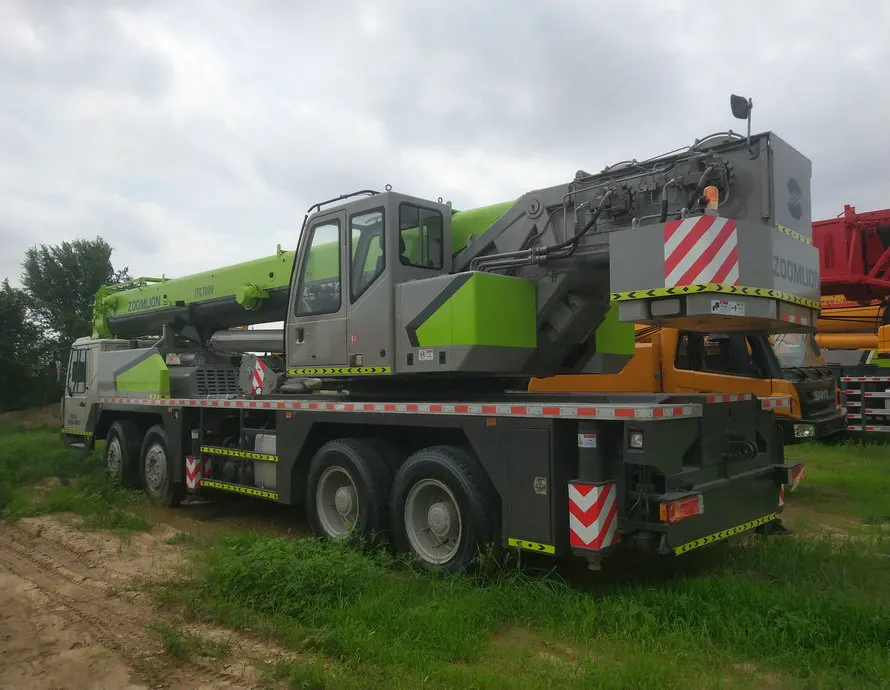 70 ton used crane ZTC700V 8x4 Telescopic boom Truck Crane Original china on sale