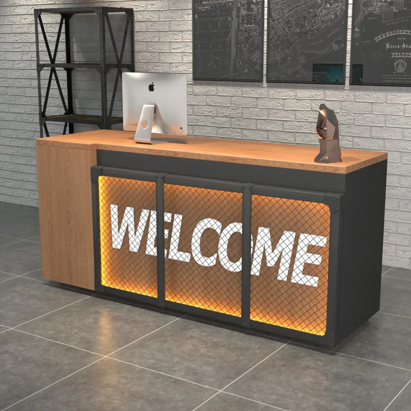 Ретро промышленный ветровой кассир магазин одежды небольшой бар железный компания входная стойка