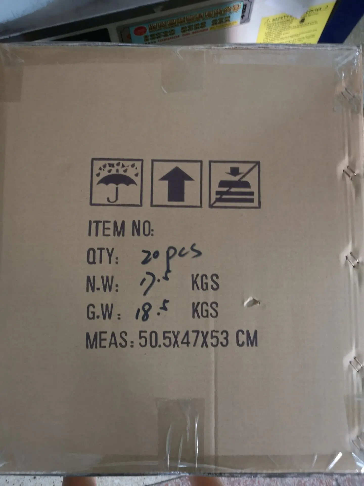 DS-4685 red car flashing arrow direction car emergency light chevron road sign