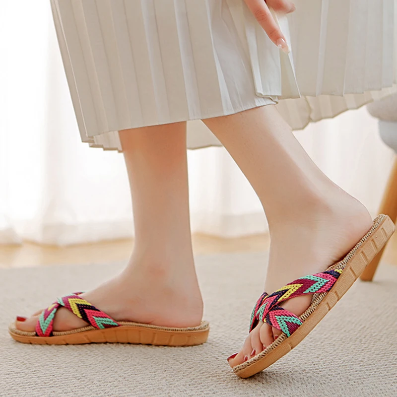 Classic and fashionable stripe designs summer breathable simple ladies slippers flat sandals slides linen slippers for women men