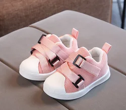 Модные удобные дышащие Нескользящие кроссовки оптом для девочек и мальчиков детская повседневная обувь