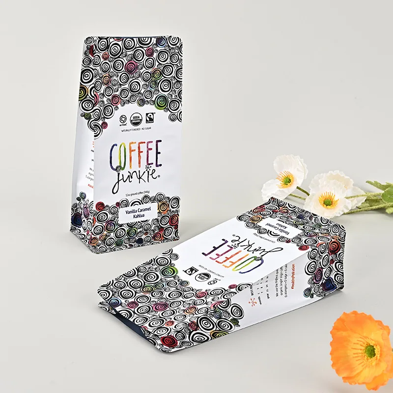 Пластиковый пакет для упаковки закусок на молнии