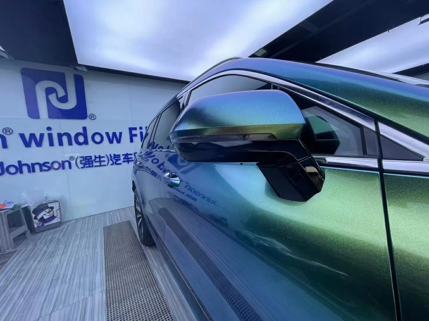 LIDA Crystalline green with charming gold Colour Change TPU Car Wrapping Film Chameleon Car Films