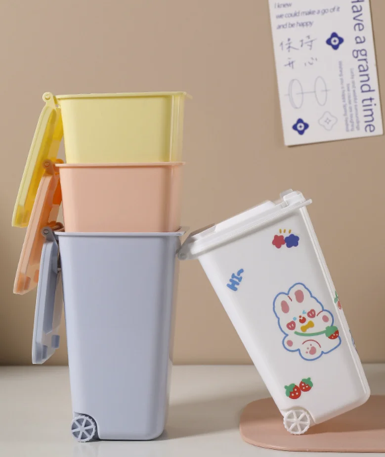 Mini waste bin Pen holder trash can desktop trash organizer plastic cute pen holder with wheels