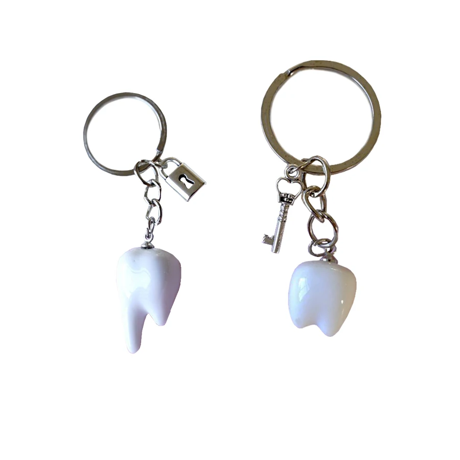 Creative 3D Simulation Teeth Ceramics Metal Keyrings Accessory for Key Holder in Dental Clinic Activity or Gifts