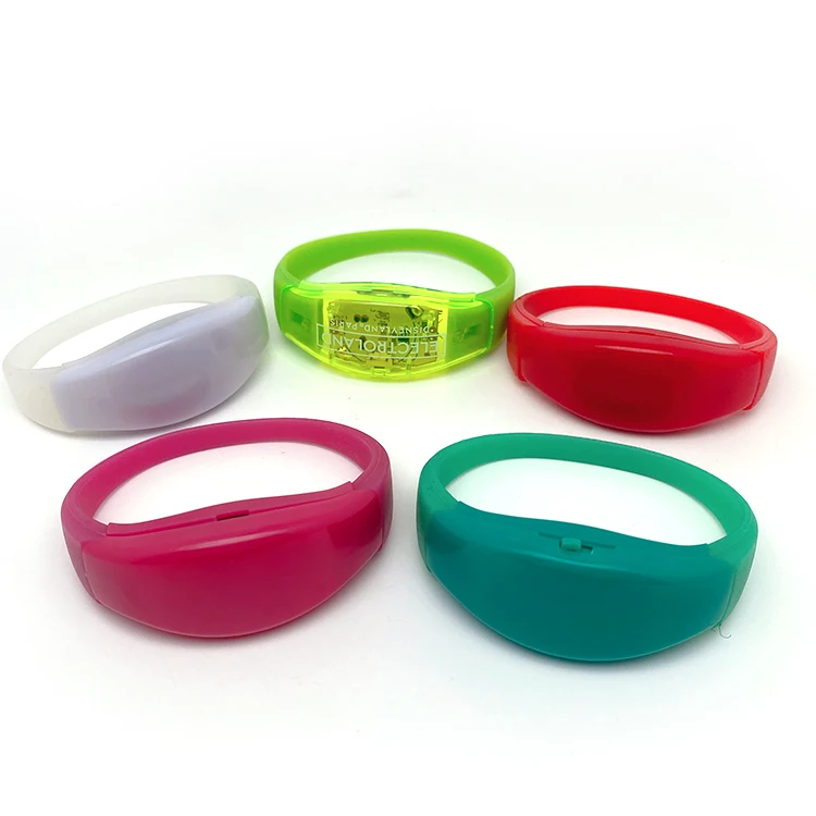 Free Sample Custom Charming Led Bracelet  Light Up Led Lighted Glow In The Dark Flashing Bracelet For Party/Festival/Bar/Wedding