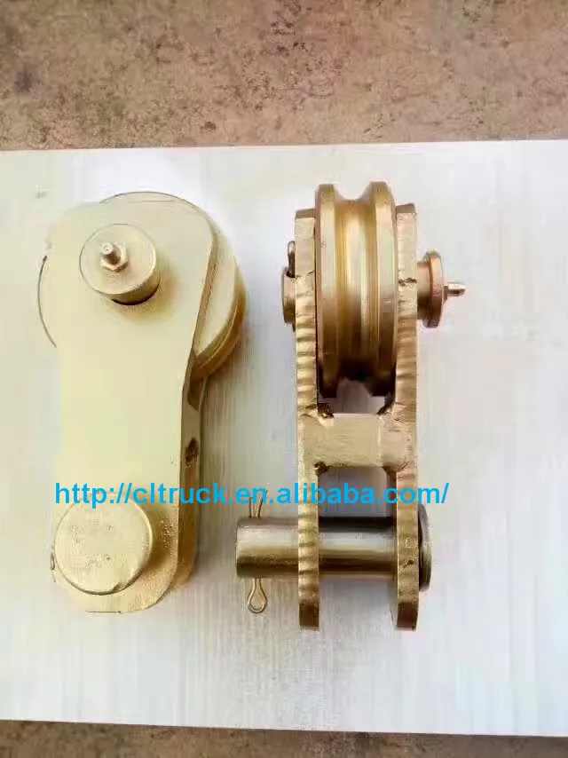 New Chinese CLW tow truck wrecker recovery truck for sale