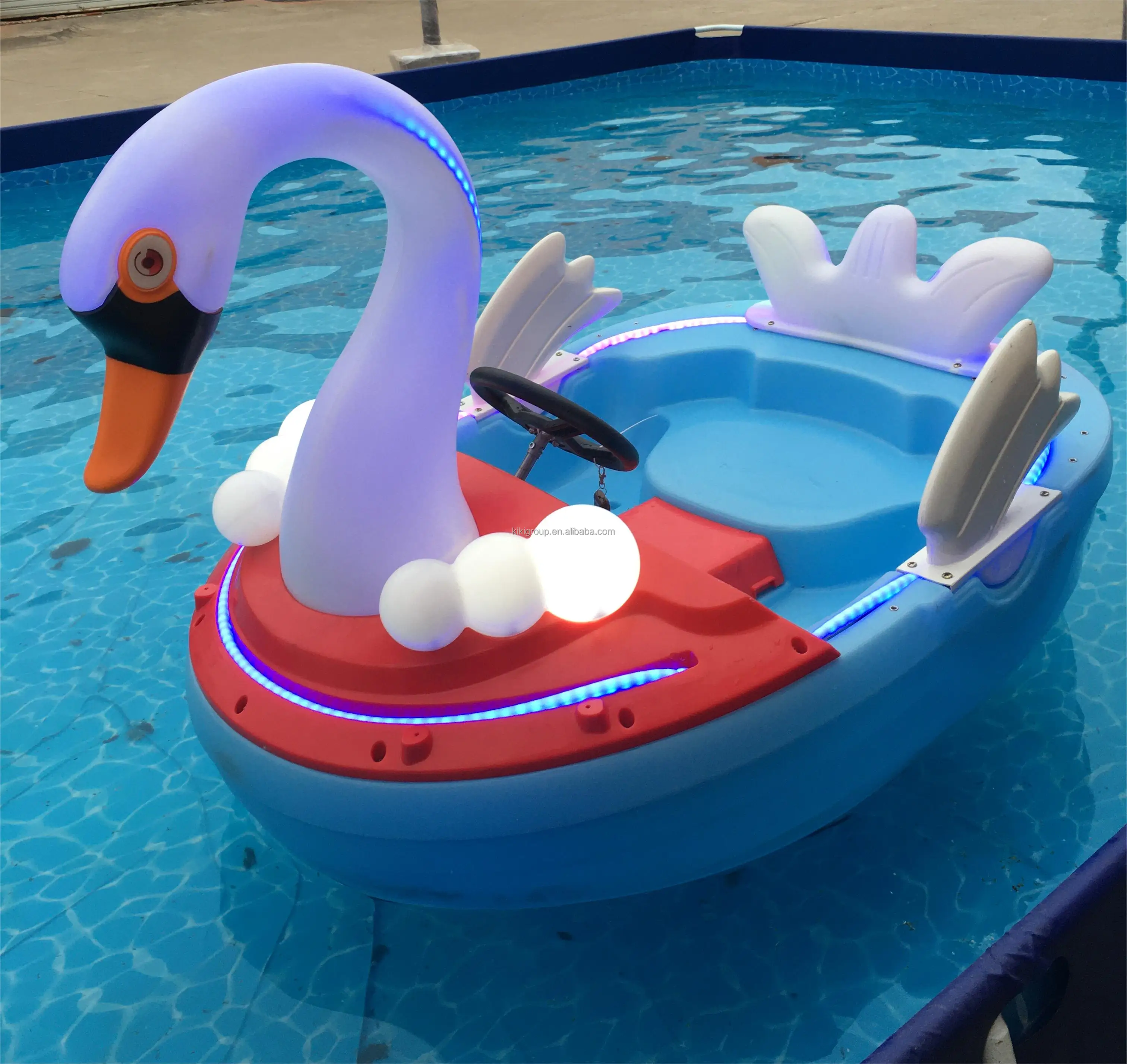 Water Park Equipment Swimming Pool Use Plastic LED Light Swan Hand Pedal Boat for Kids