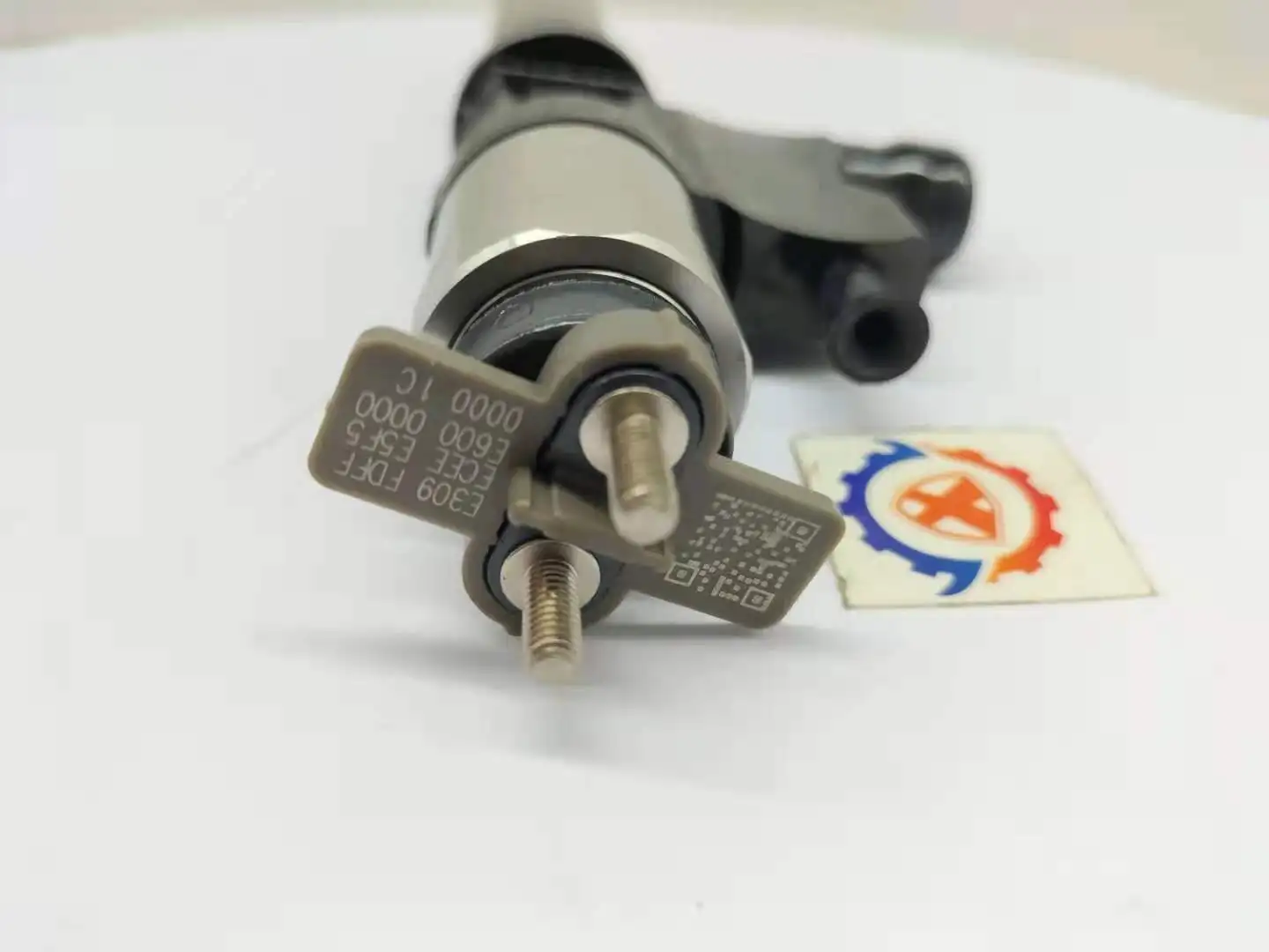 XUNPO EXCAVATOR PARTS 4HK1 6HK1 ENGINE PARTS 095000-0641 095000-0640 Common Rail Fuel Injector