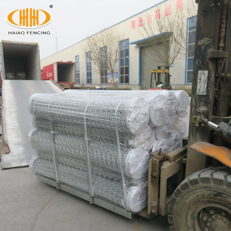 Hot selling sports game fences 8 foot chain link fence roll 50ft with barbed wire extension arms