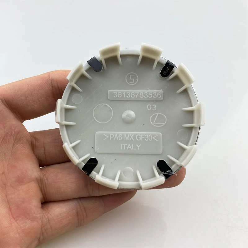 
Oem Quality Blue & White Wheel Center Cap 68mm 10 Clips Badge Emblems For BMW Series 3,4,5,6,X, 36136783536 Hot sale products 