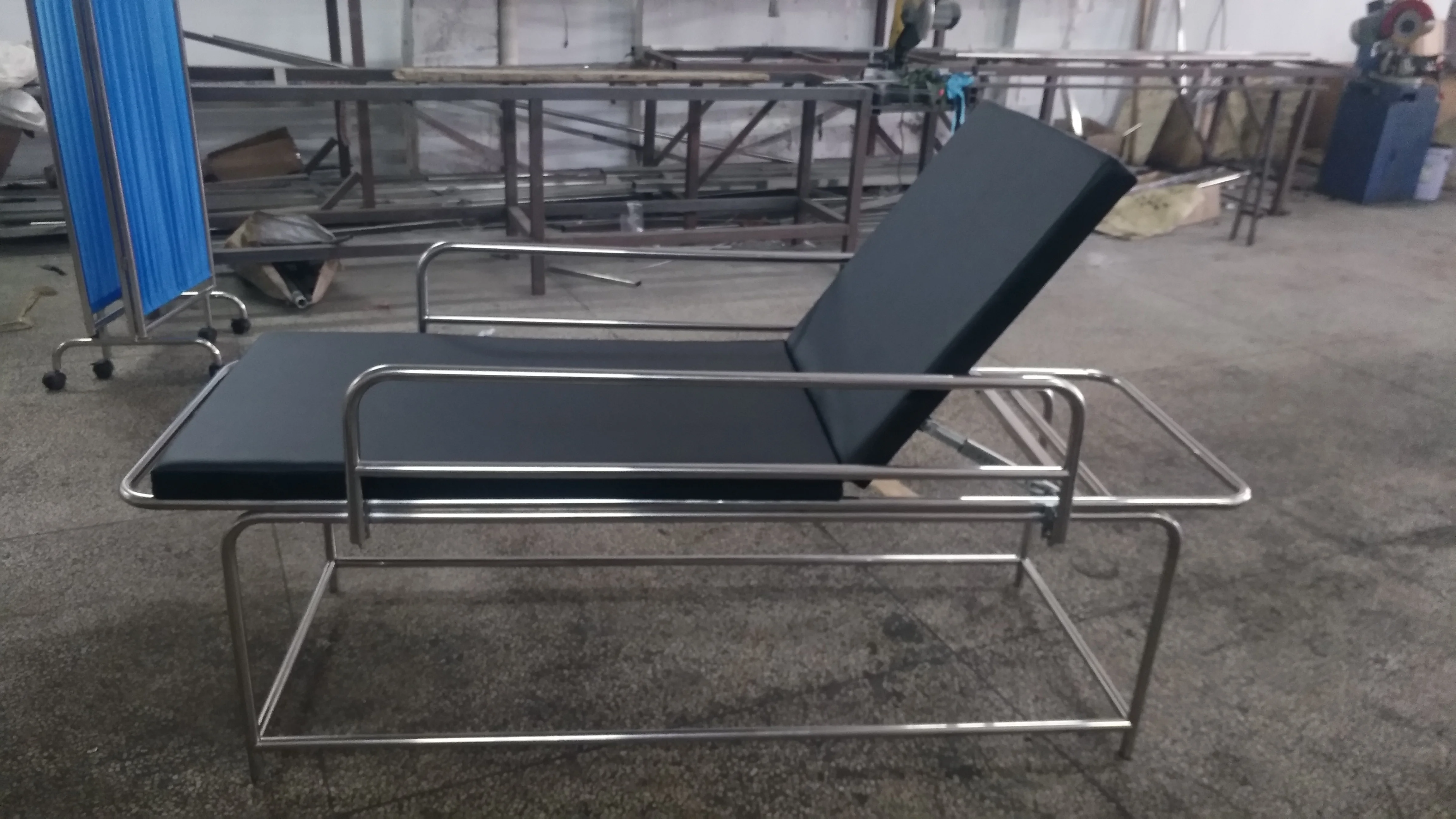 BT-TR013S Stainless Steel Patient Transfer Stretcher medical transport cart with rails IV pole cylinder holder
