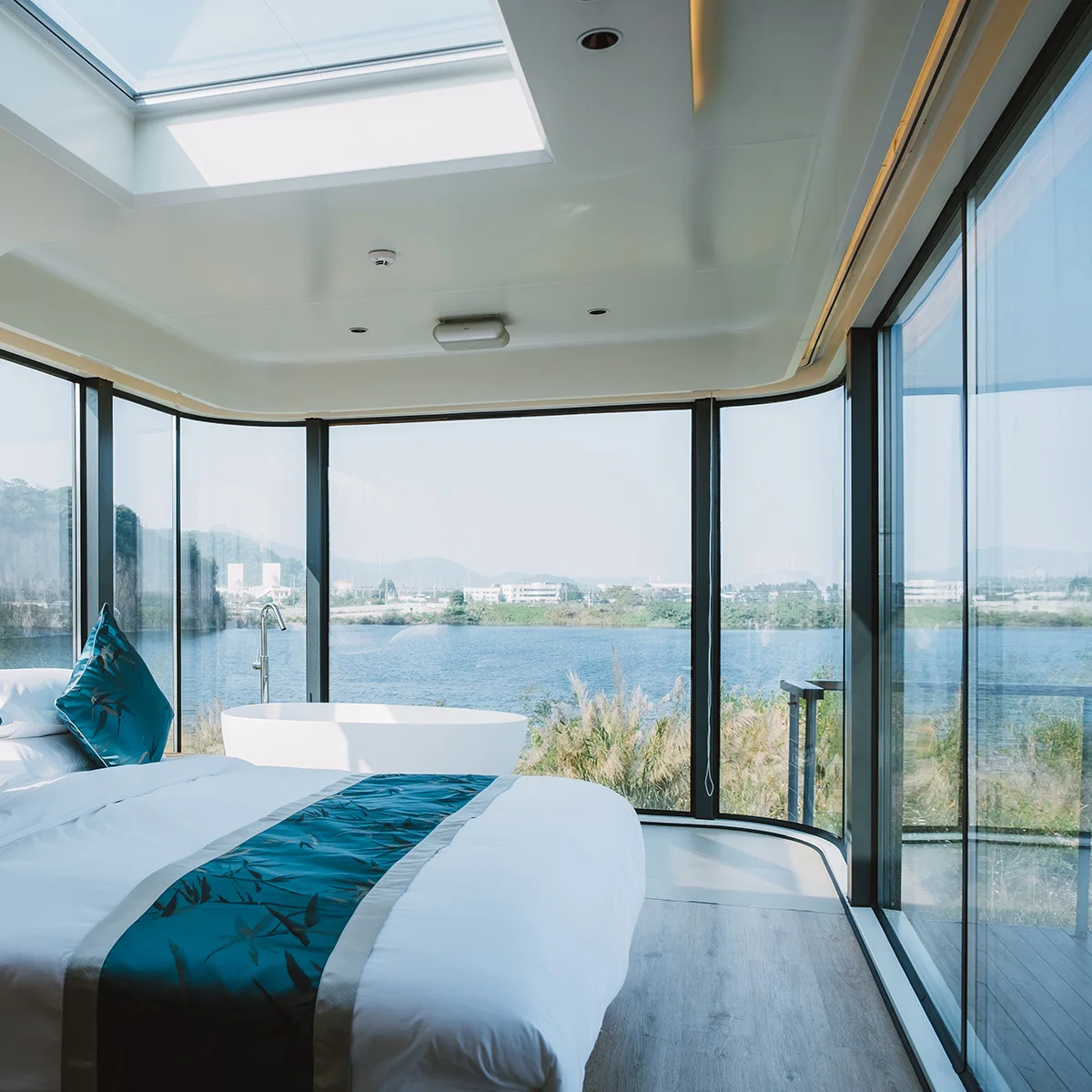 A7 luxury modern prefab homes easy assemble customized prefab modular home indoor hotel capsule bed side up and down led wall