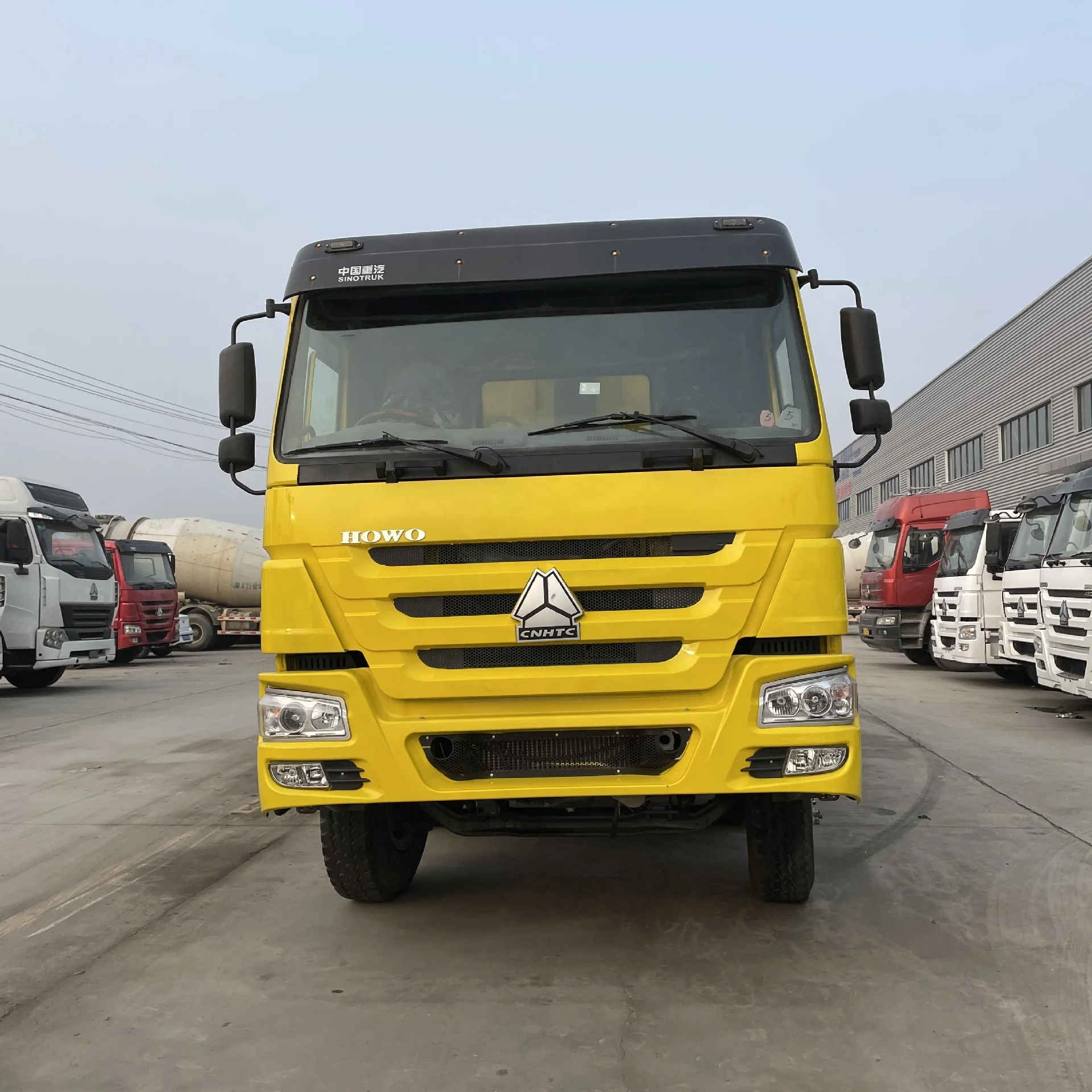 In Stock Used 30 - 40 Cubic Dump Truck/ 12 Wheeler Heavy Duty Mining Howo Sino Hoho  Used Dump Truck 8x4