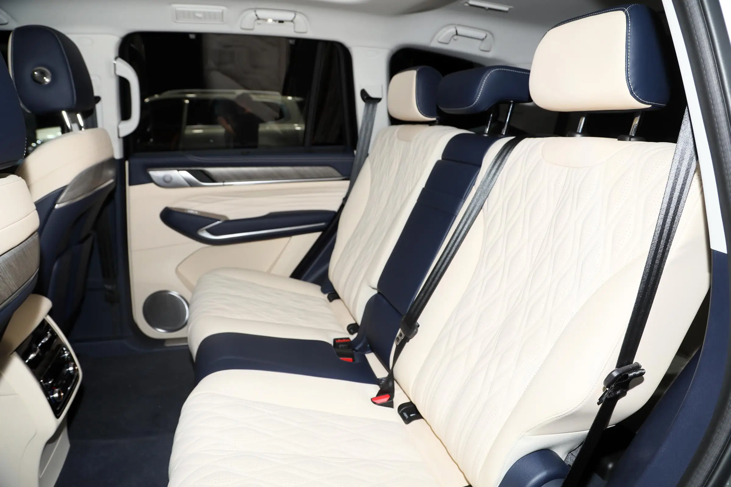 Chinese Left Hand Drive Car great wall tank 500 Comfortable Space Maximum speed 180km/h 5/7 Seats Vehicle