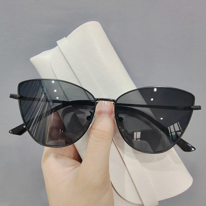 Street Photo Retro Decorative Rim Women Designer Outdoor Shades Metal Small Frame Gradient Color Glasses Cat Eye Sunglasses