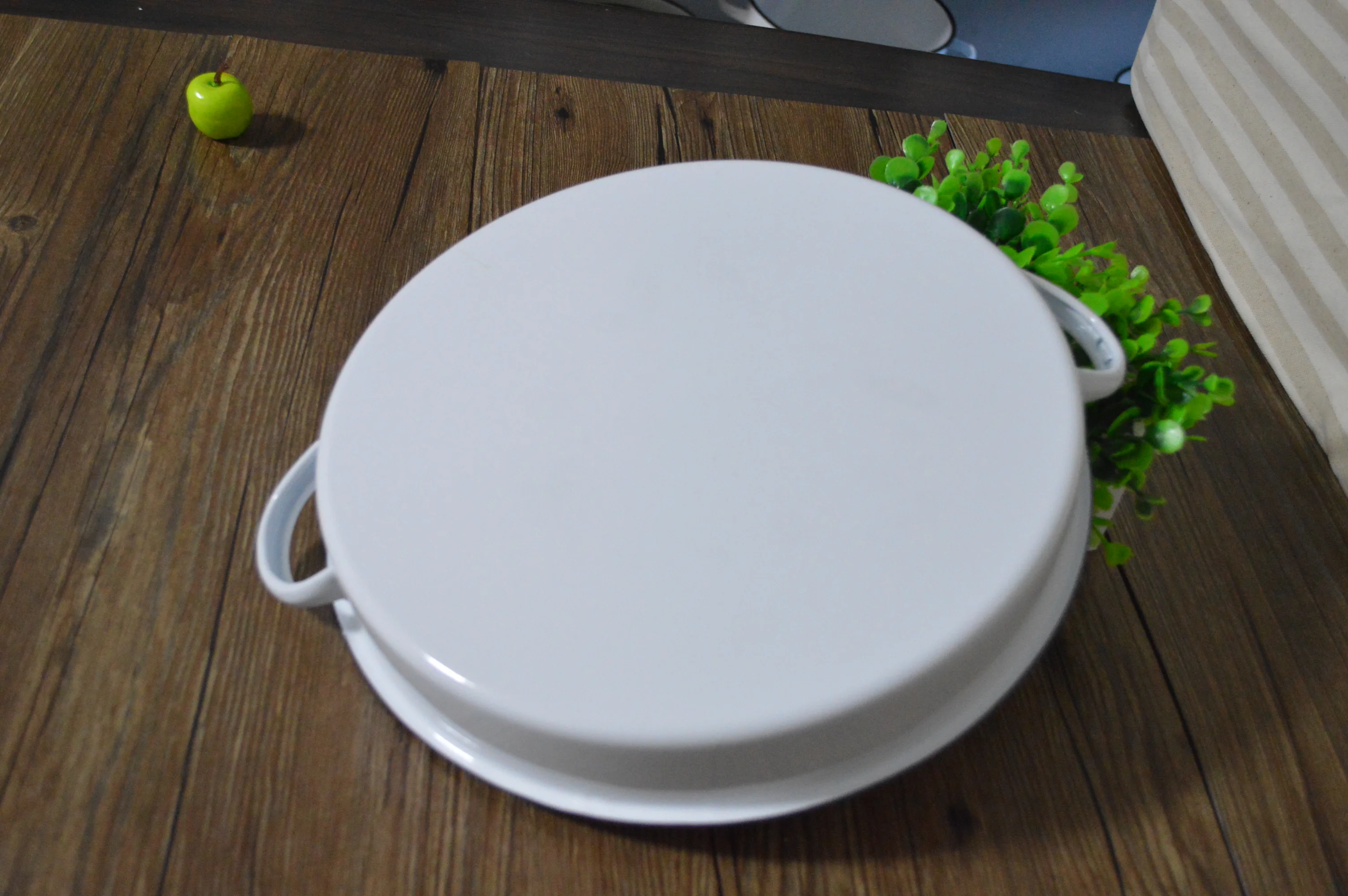 Diameter 30cm  Round Enamel Tray Serving Tray Fruit Tray With Handle