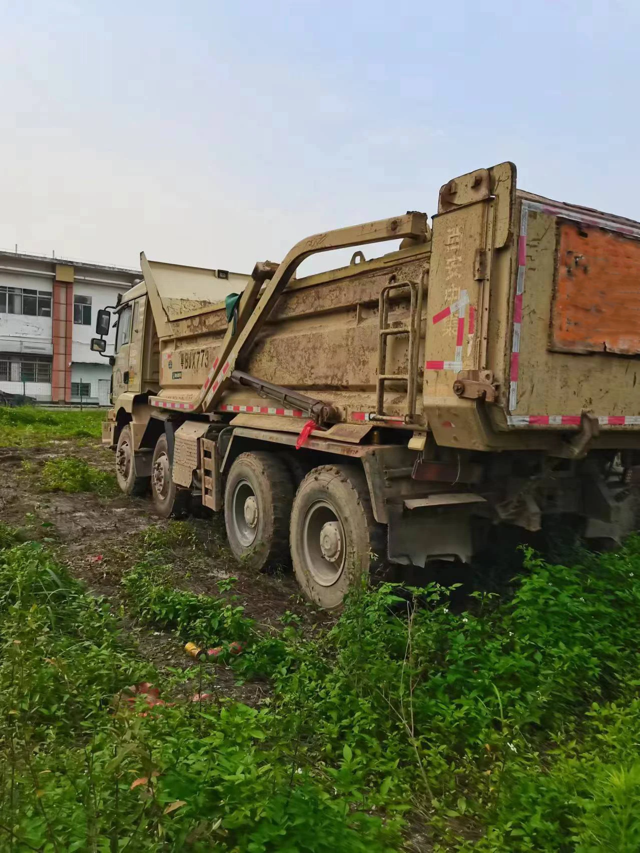 Good Condition Chian Used Sinotruck Shac man X3000 500 hp 6x4 10 Wheels Heavy Truck