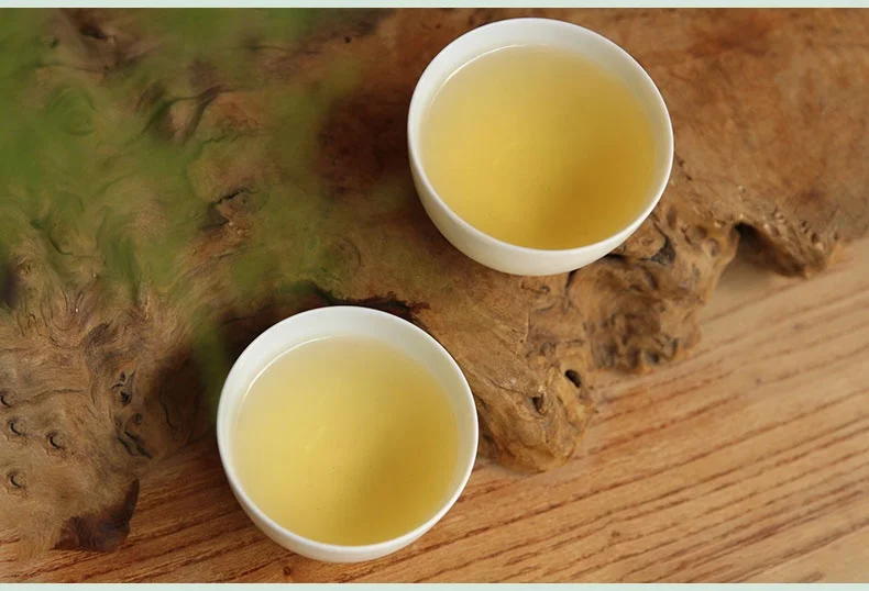 Yunnan Qizibing Cha Seven Stack Puerh Organic Pu-Erh Tea Organic Puer Cake 357G/Pcs Dark Tea