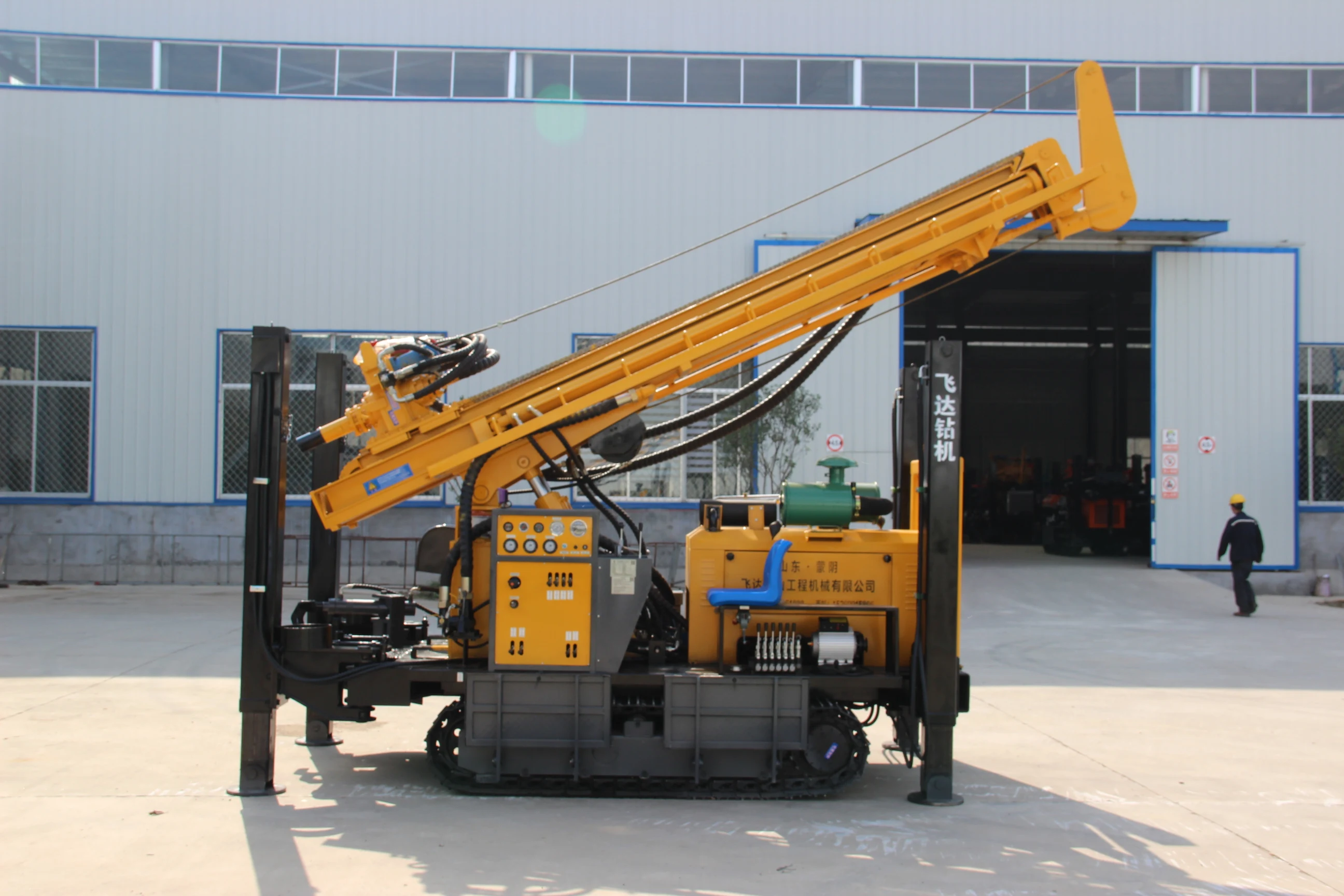 Full hydraulic water well drilling rig FY300 Chinese factory quality is guaranteed