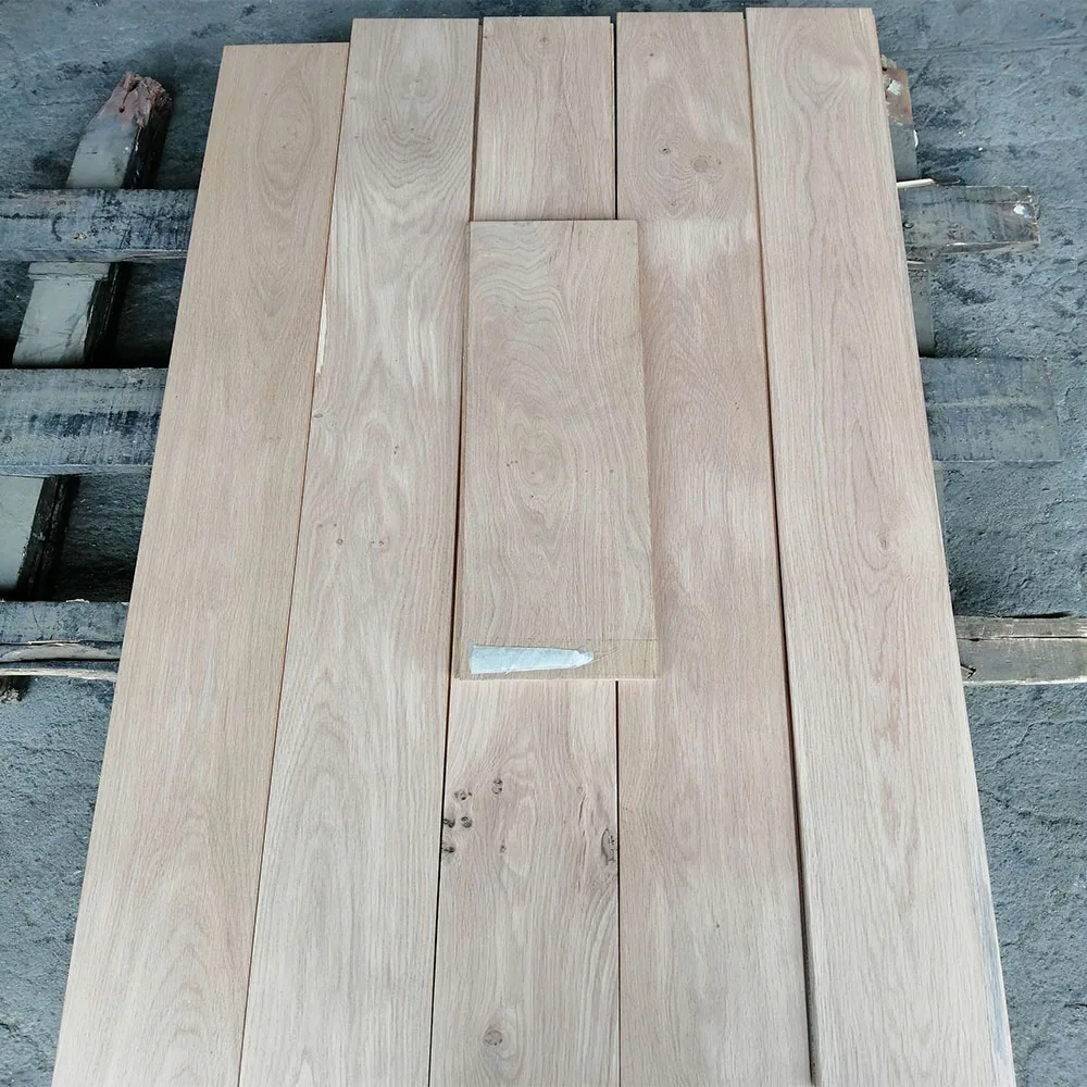 
Long And Wide Invisible Lacquered Solid Oak Wood Floor 