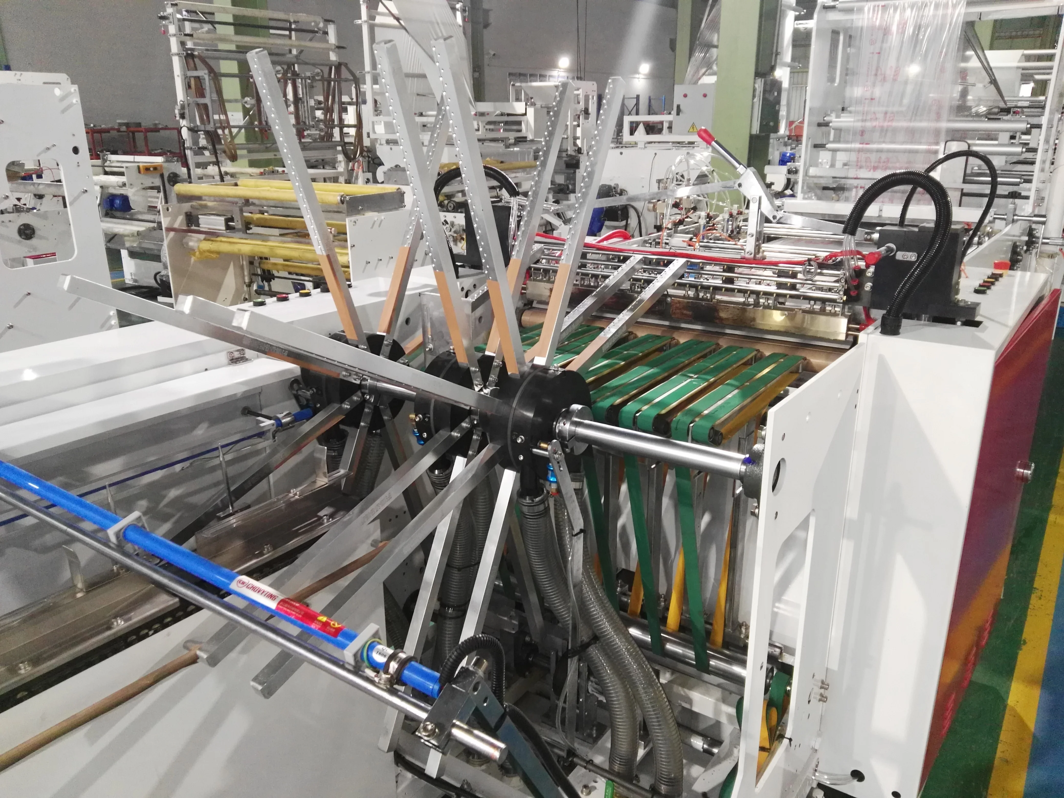 high speed PP PE Self adhesive mail Plastic bag making machine with wicketer system for bread packing bag