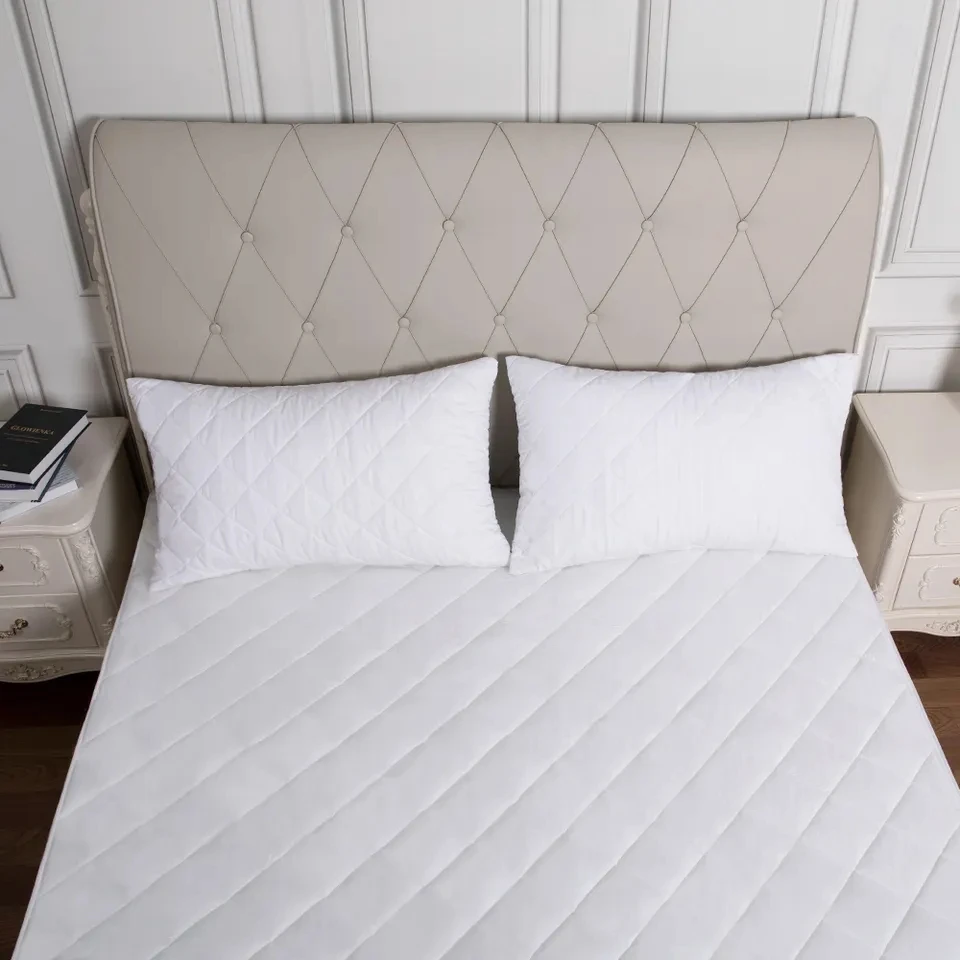 Hotel Full Size  White Thin Waterproof Microfibre mattress pad with Elastic Mattress Protector