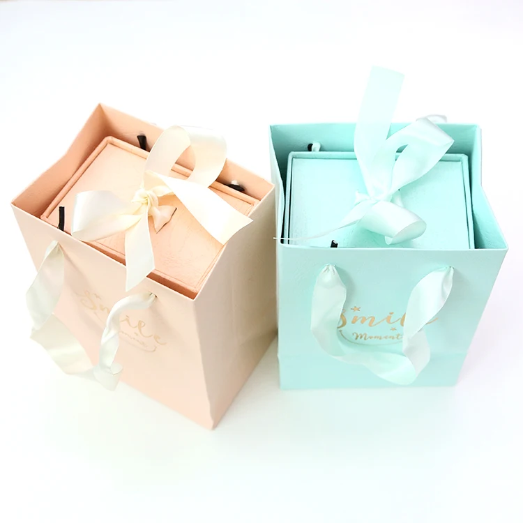 
free sample custom small gold foil with the pink paper gift box in the paper bag 