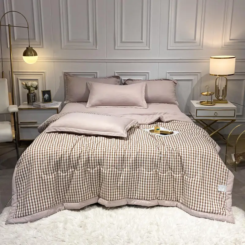 Wholesale Custom Luxury Printed Microfiber Polyester Satin Cooling Cool Fiber Summer Quilt Quilts Bedspreads Covers For Summer