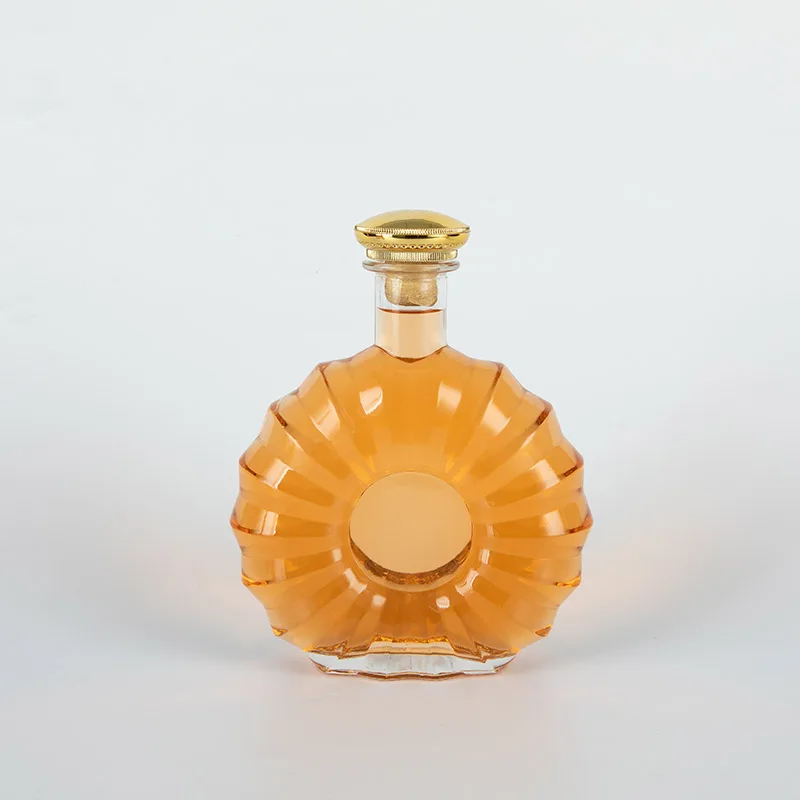 Classical Flat Round Carving 500 Ml 700 Ml 750 Ml Xo Brandy Glass Bottle Clear Spirits Liquor Bottle with Cork Stopper