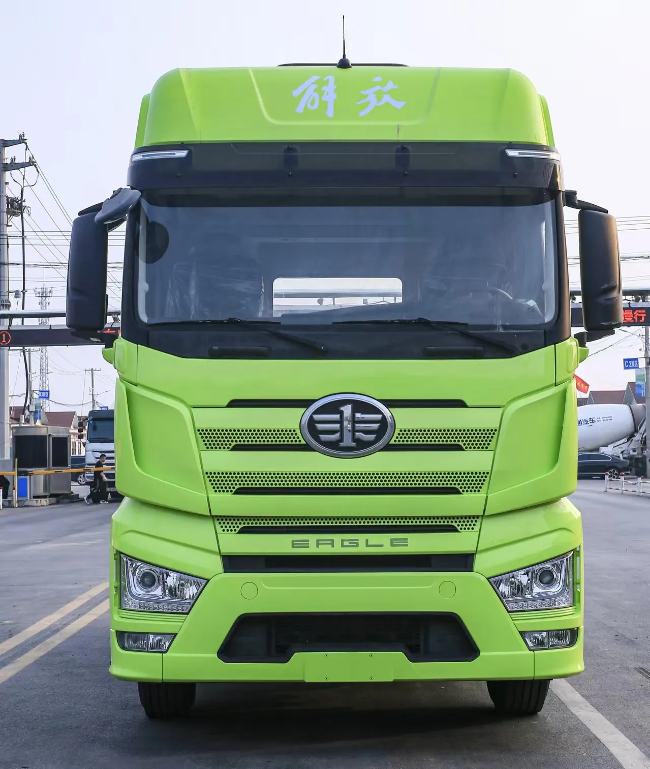 Best Seller Diesel CNG Truck Tractor 540HP FAW Trucks J6P JH6 J7 6x4 Tractor Truck With Retarder